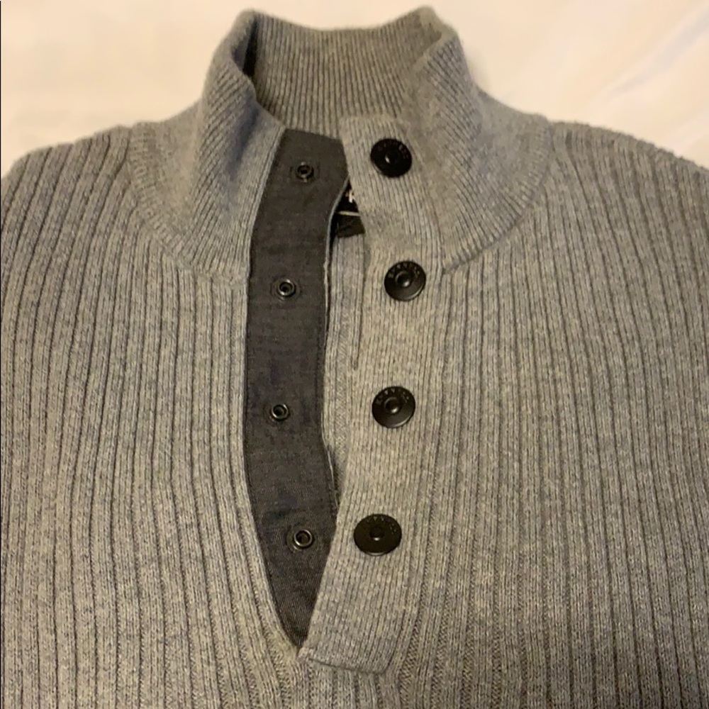 Express Sweater - Picture 3 of 3
